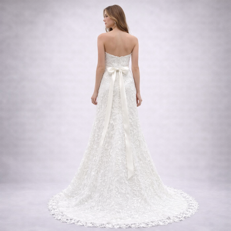 Λευκό Νυφικό Από Γαλλική Δαντέλα Με Ζώνη & Φιόγκο Πίσω (Size 38-40)