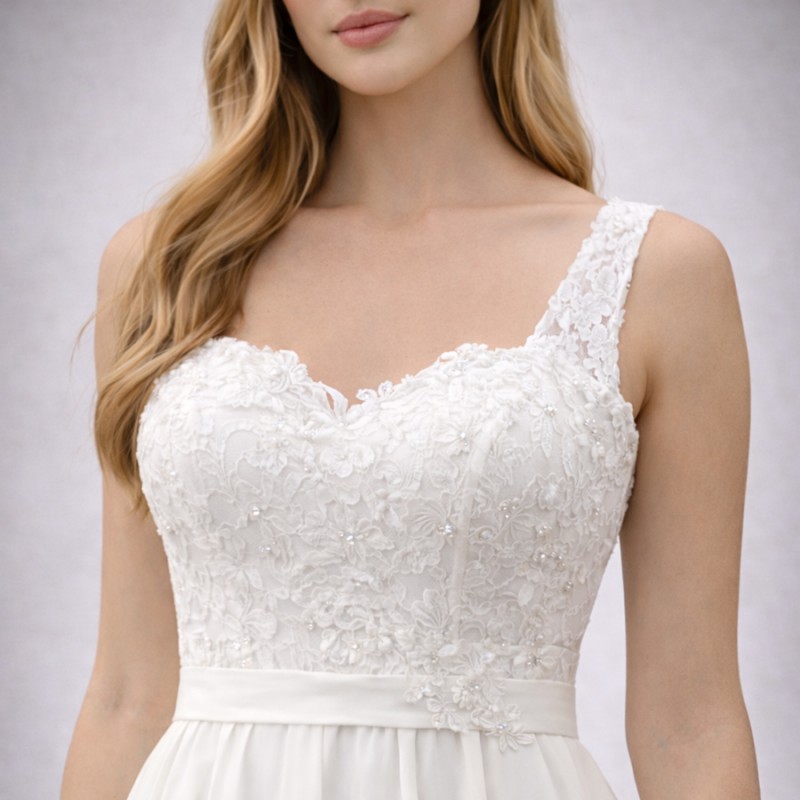 Ιβουάρ Νυφικό Με Δαντέλα & Σατέν Ζώνη (Size 38-40)