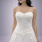 Λευκό Νυφικό Στράπλες Σε Α Γραμμή (Size 40-42)