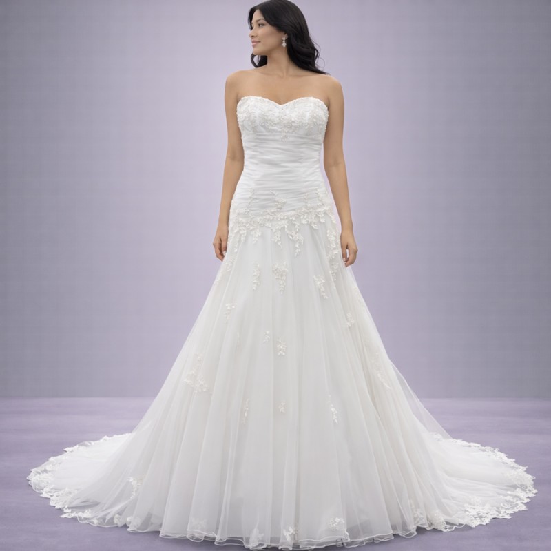 Λευκό Νυφικό Στράπλες Σε Γραμμή Α (Size 40-42)