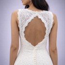 Ιβουάρ Νυφικό Σε Ίσια Γραμμή Με V Ντεκολτέ (Size 40-42)