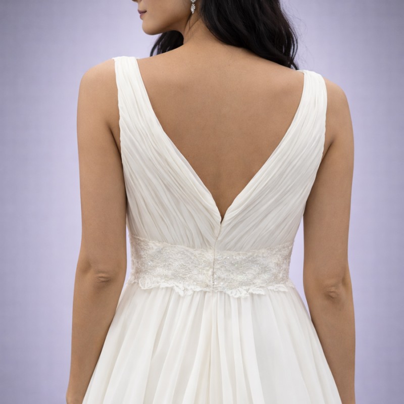 Ιβουάρ Νυφικό Σε Γραμμή Α Με V Ντεκολτέ (Size 40-42)