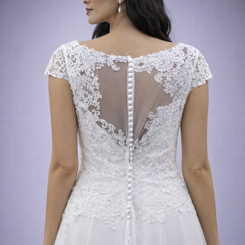 Λευκό Νυφικό Σε Α Γραμμή Με Δαντελένιο Μπούστο (Size 40-42)