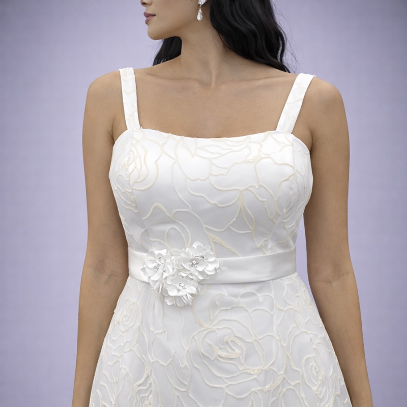 Λευκό Νυφικό Σε Γραμμή Α Με Φαρδιές Τιράντες (Size 42-44)