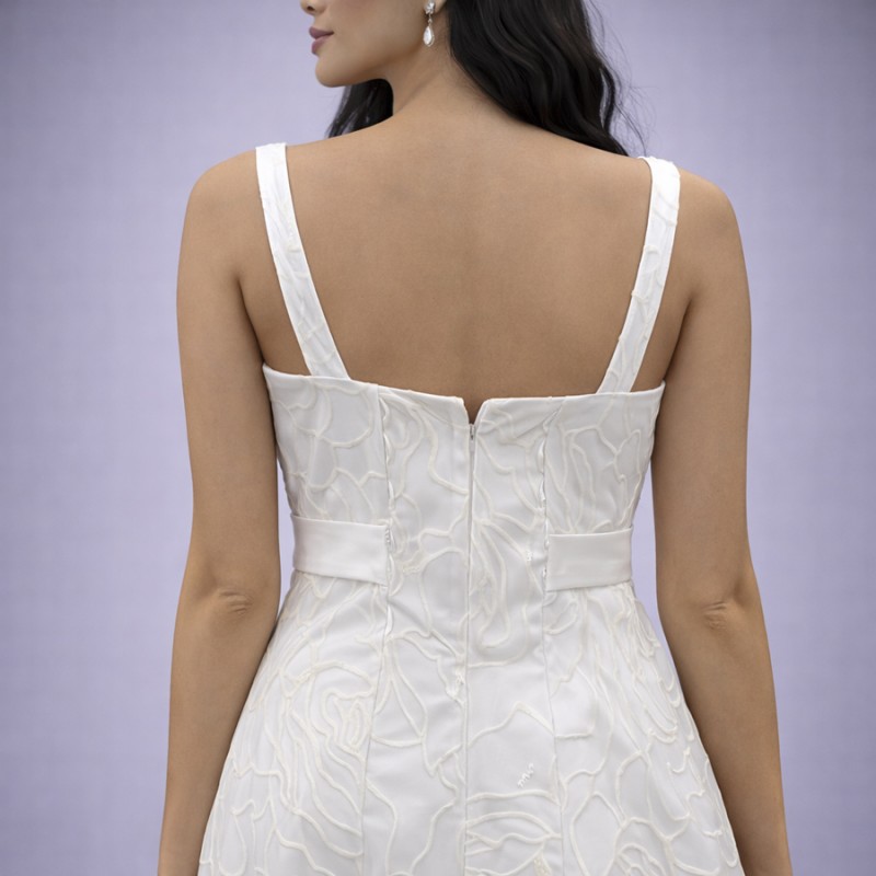 Λευκό Νυφικό Σε Γραμμή Α Με Φαρδιές Τιράντες (Size 42-44)