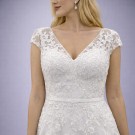 Λευκό Νυφικό Σε Γραμμή Α Με V Ντεκολτέ (Size 52-54)