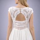 Ιβουάρ Νυφικό Με Δαντέλα & Ανοιχτή Πλάτη (Size 40-42)