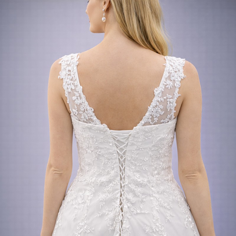 Λευκό Νυφικό Με Δαντέλα Και Τούλι (Size 42-44)