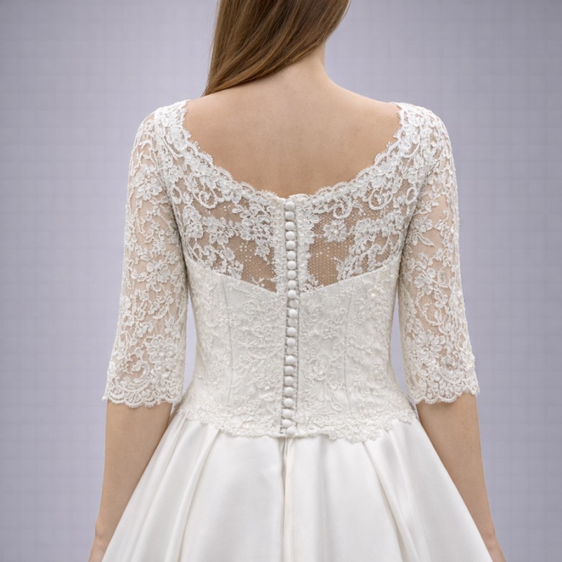 Ιβουάρ Νυφικό Με Δαντέλα & Μανίκια 3/4 (Size 38-40)