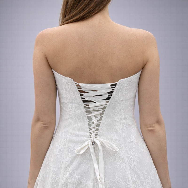 Λευκό Νυφικό Strapless Με Δαντέλα & Κορσέ Πλάτης (Size 38-40)