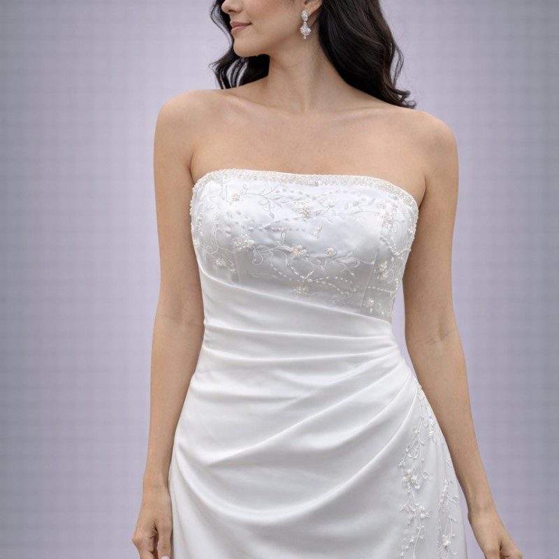 Λευκό Νυφικό Strapless Με Κέντημα (Size 42-44)