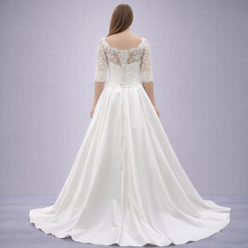 Ιβουάρ Νυφικό Με Δαντέλα & Μανίκια 3/4 (Size 48-50)