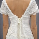 Ιβουάρ Νυφικό Mε Δαντέλα & Κοντό Μανίκι (Size 42-44)