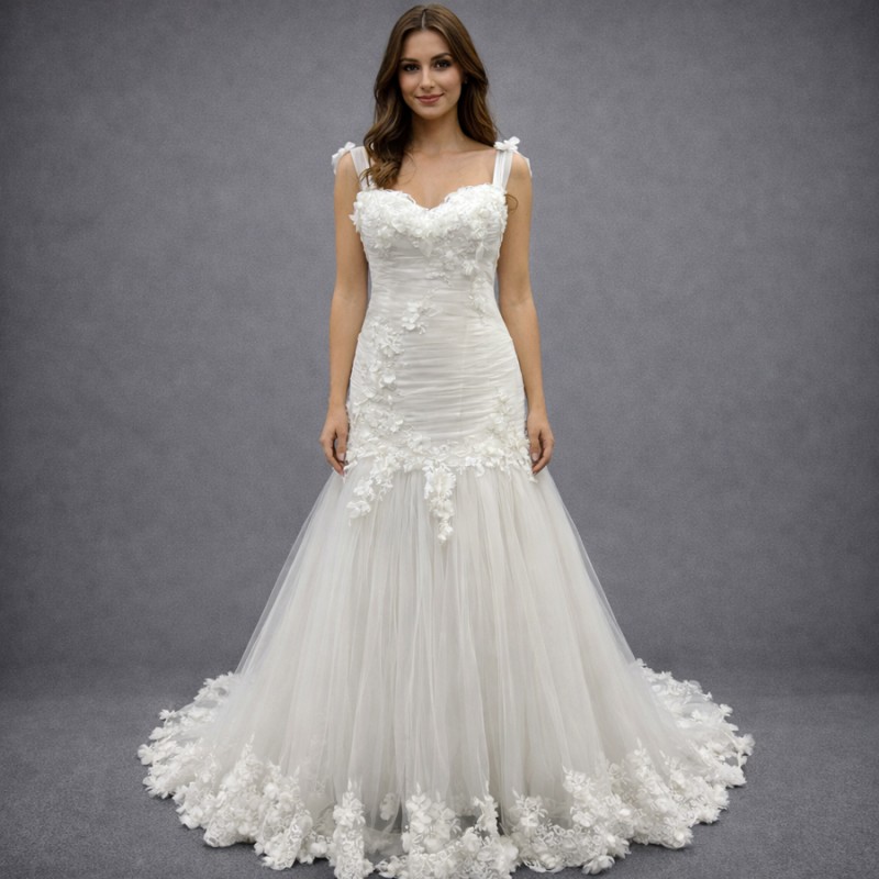 Ιβουάρ Νυφικό Με 3D Λουλούδια & Τιράντες Από Τούλι (Size 36-38)